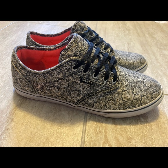 VANS - Picture 3 of 5